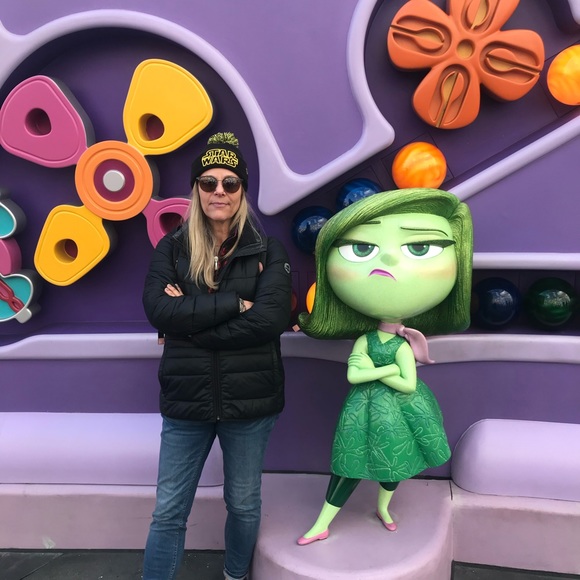 Meet your Posher, Carolyn - Picture 2 of 2